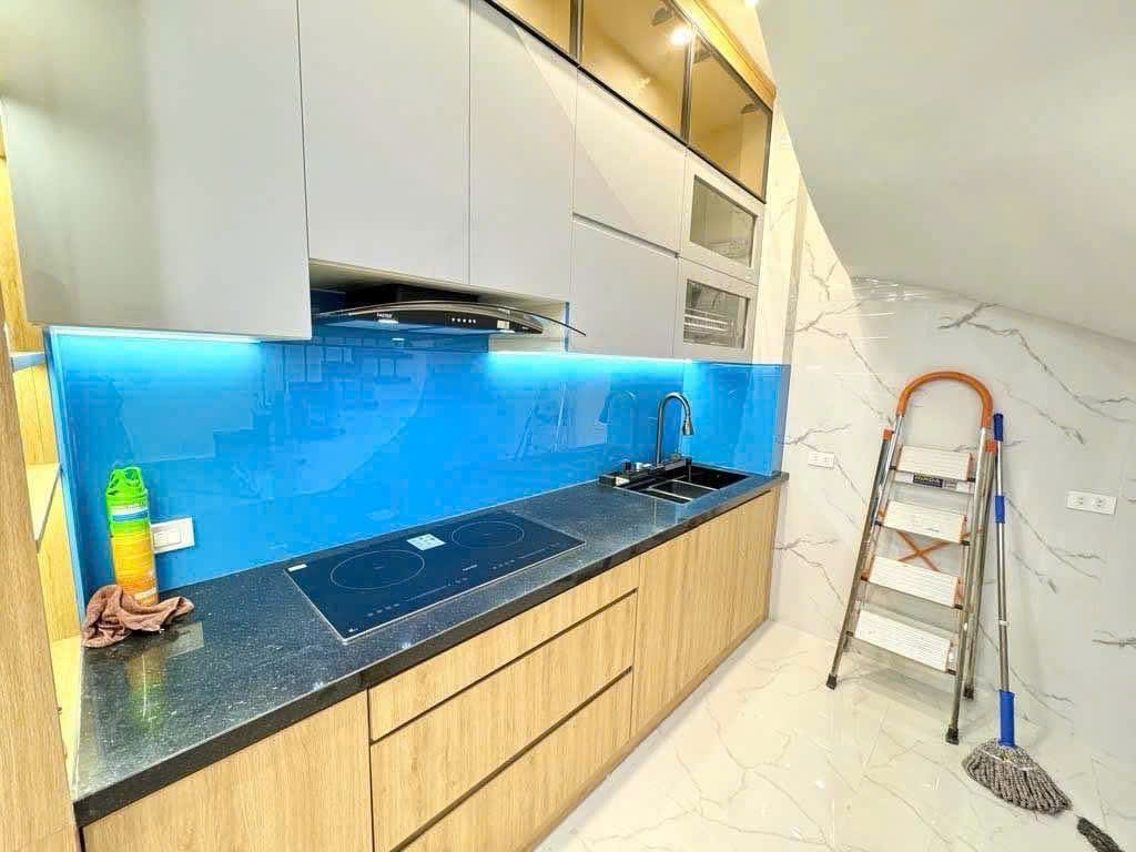 Cho thuê nhà ngõ 141 Giáp Nhị, 5 tầng x 23m2, 11 Triệu ô tô 50m2 - Ảnh chính